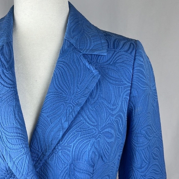 Talbots Blue Floral Embroidered Embossed
Print Blazer - Picture 4 of 8